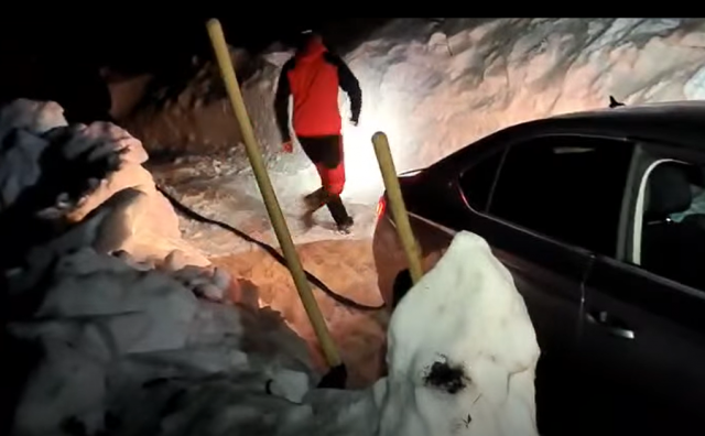 Akcija spašavanja ispod Prenja: GSS izvlači hrvatske državljane koji su zapeli u snijegu