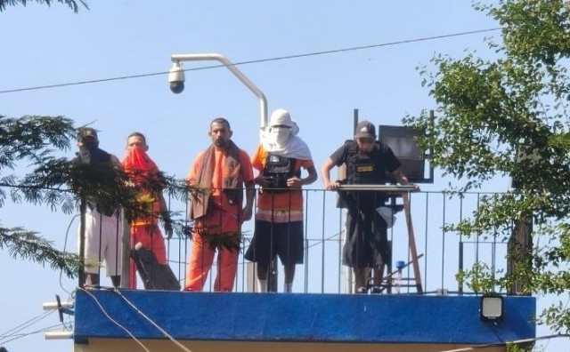 Zatvorenici zloglasnog zatvora preuzeli kontrolu i uzeli čuvare kao taoce