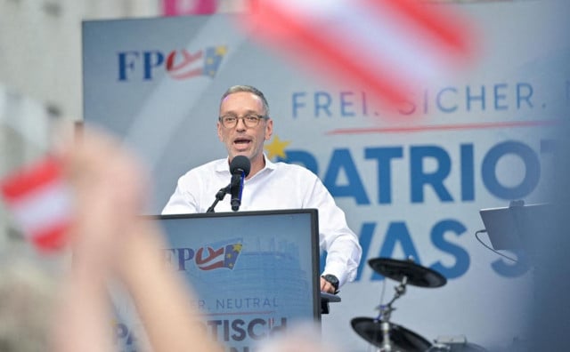 Čelnik austrijske desnice opet najpopularniji političar