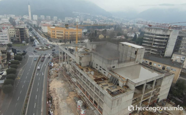 Pogledajte kako napreduje izgradnja nove zgrade HNK Mostar, završetak radova očekuje se 2028.