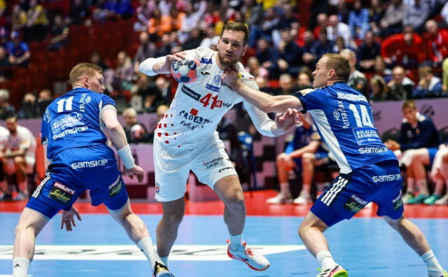 Hrvatski rukometaši pobijedili Island u dramatičnoj završnici