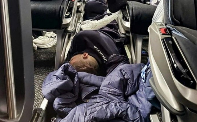 Hrvatski rukometaši spavali na podu autobusa: 'Strašno je što organizatori rade'
