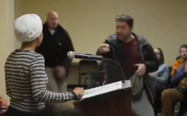 Američka kongresnica porijeklom iz Somalije na skupu napadnuta nepoznatom tekućinom