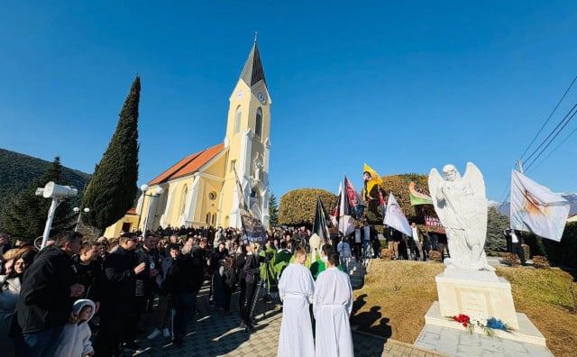 U Potocima svečano blagoslovljen kip sv. Mihaela Arkanđela