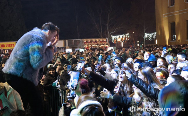 Adi Šoše oduševio Mostarce na ponovljenom dočeku