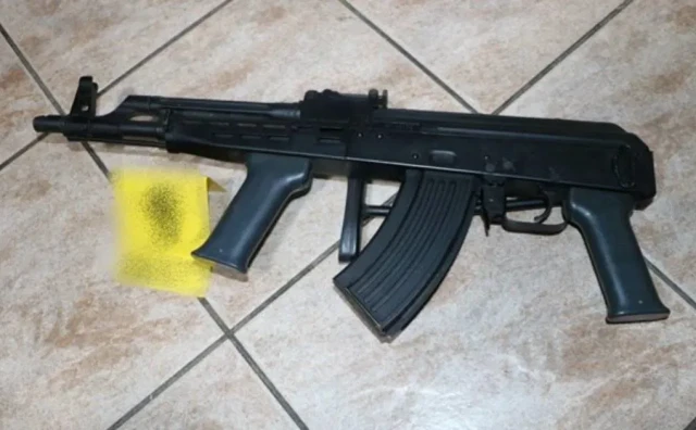 U autobusu iz BiH pronađena veća količina oružja