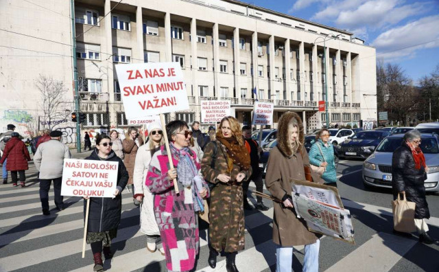 Pacijenti oštećeni zatvaranjem poliklinike u Sarajevu održali prosvjede