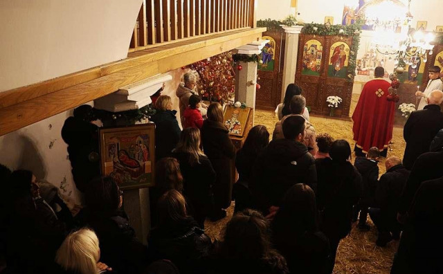 Pravoslavni vjernici proslavljaju Božić, služenja održana i u Mostaru