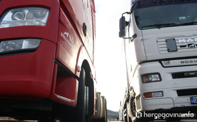Poslodavci traže prekid blokada graničnih prijelaza: 'Štete su višemilijunske, doći će do poskupljenja'