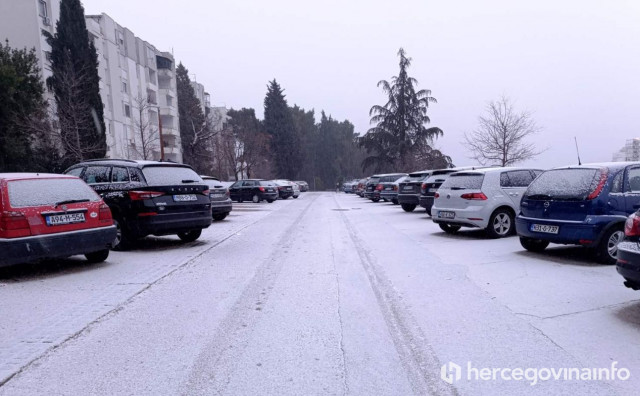 Snijeg jutros zabijelio Mostar