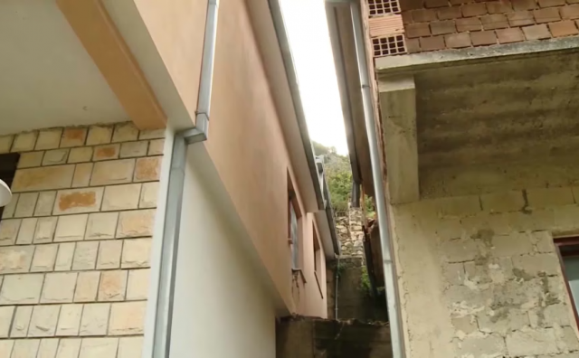 Četiri godine nakon potresa započela sanacija iznad kuća u Stocu