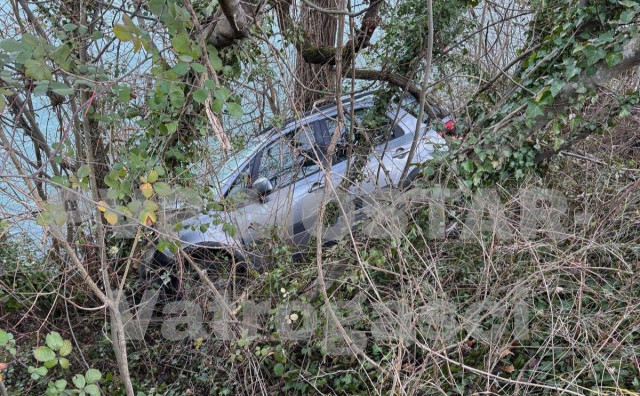 Vozilo sletjelo s ceste u Mostaru, intervenirali vatrogasci