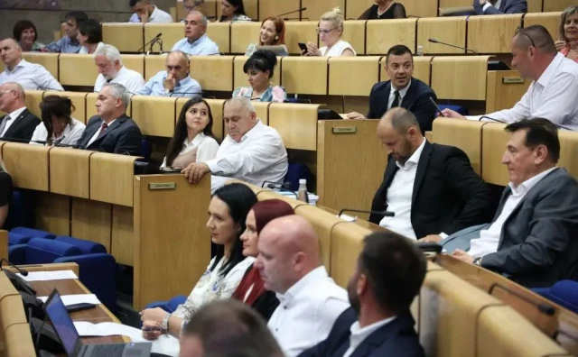 Zastupnici prihvatili da se Zakon o trošarinama na gorivo razmatra po hitnom postupku