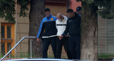 Admir Orahovac Frizer Crni