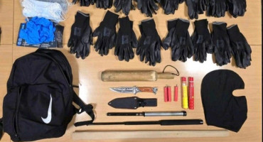 Noževi, palice, navijači Crna Gora