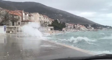 olujno jugo u Dalmaciji