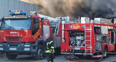 Požar tvornice namještaja u Brčkom