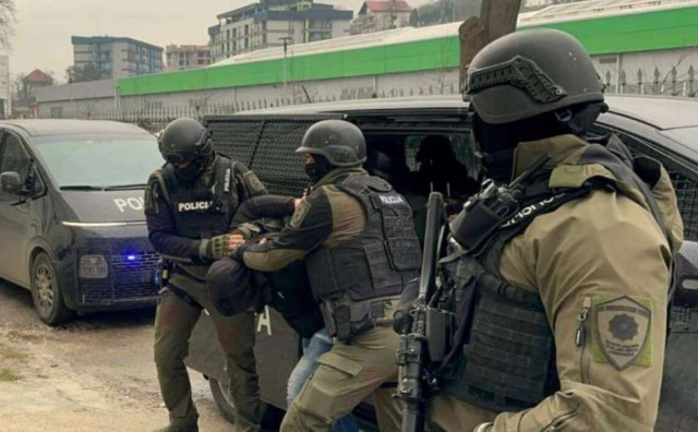 Akcija 'Lovac' u Vitezu: Uhićene tri osobe, pronađena droga i oružje