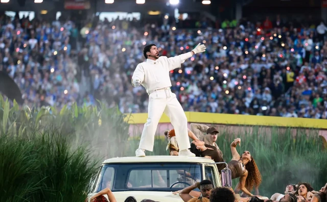 Trump o Bad Bunnyu: 'Šamar u lice za Ameriku, neprimjereno za djecu, a pjevača nitko ne razumije'