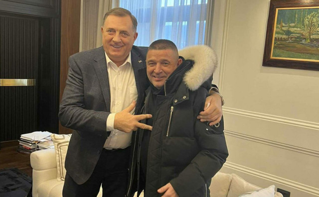 Dodik zamjerio Čoviću što se slikao s Thompsonom