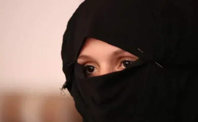 Djevojčica u Beču prešla na islam, propagirala ISIL i sad joj se sudi po treći put