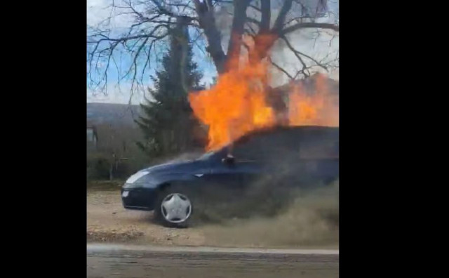 Požar na automobilu u Pologu
