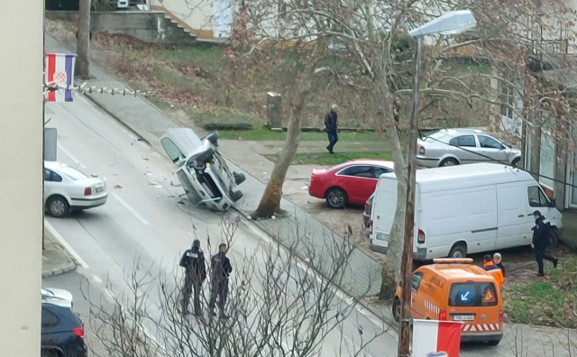 Tri osobe ozlijeđene u prometnoj nesreći u Grudama