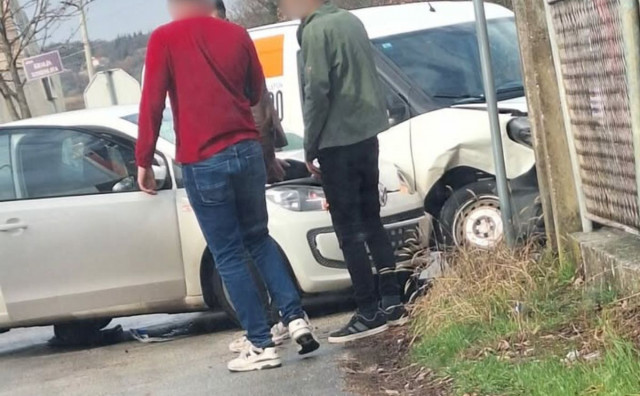 Sudar osobnog automobila i vozila brze pošte u Potpolju kod Čitluka, promet se odvija jednom trakom