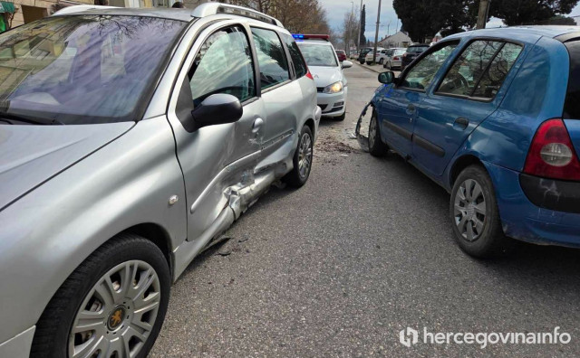 Mostar: Četiri osobe zatražile liječničku pomoć nakon sudara