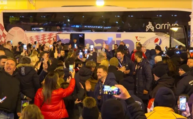Deseci tisuća navijača dočekali hrvatske rukometaše na Trgu bana Jelačića