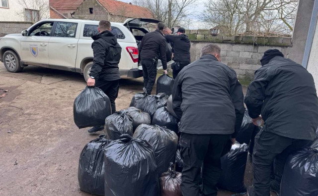 Akcija 'Lan': Uhićeno 15 osoba, zaplijenjene tone duhana i oružje
