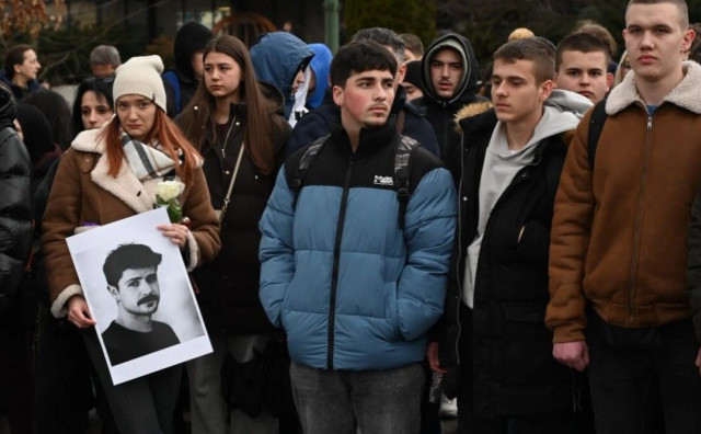Veliki broj građana u Sarajevu odao počast žrtvama tramvajske nesreće