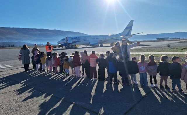 Mališani iz rodočkog vrtića ispratili 'Plemiće' u London