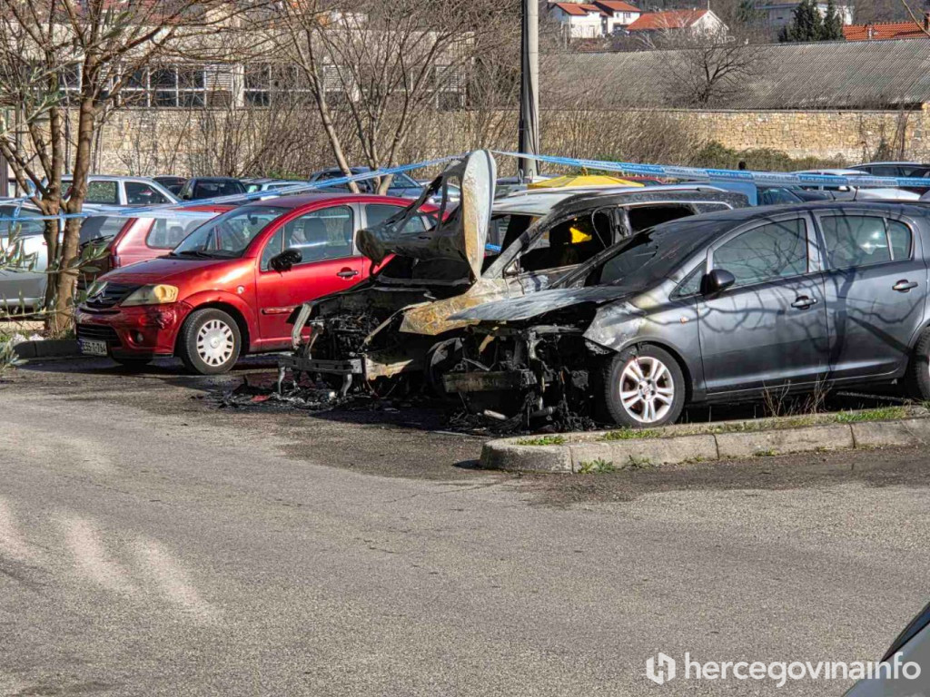 Požar auto dolina sunca