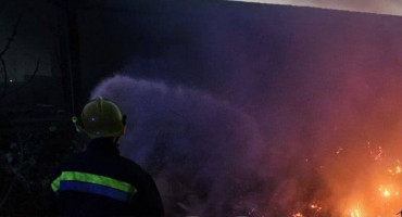 Požar na divljoj deponiji kod Mostara