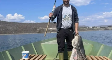 Ulovio soma dugog 257 centimetara i teškog 90 kilograma