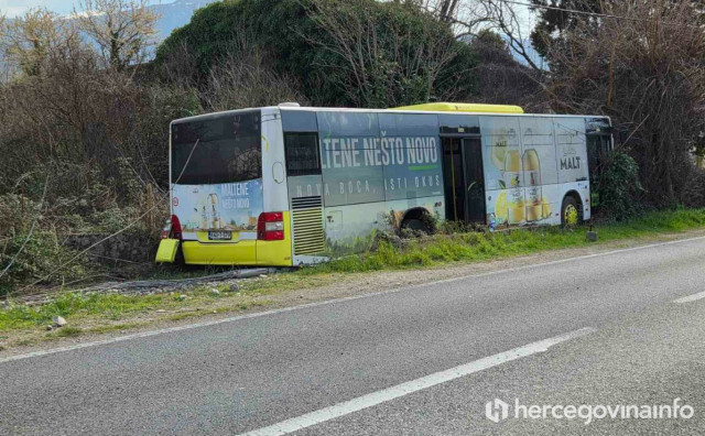 Autobus sletio s ceste kod Mostara 