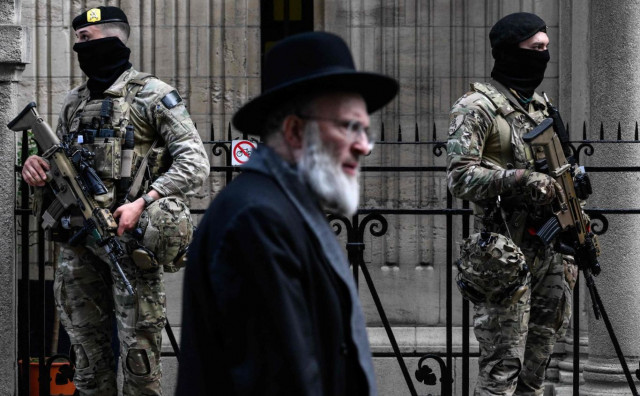 Belgija se ne smatra sigurnom državom, na ulice poslali naoružanu vojsku