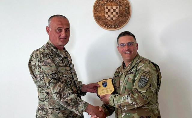 Zapovjednik NATO Stožera posjetio Livno i Mostar