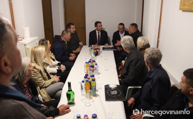 Ministar Selak posjetio naselje Kuti: 'Institucije moraju zaštititi prava mještana'