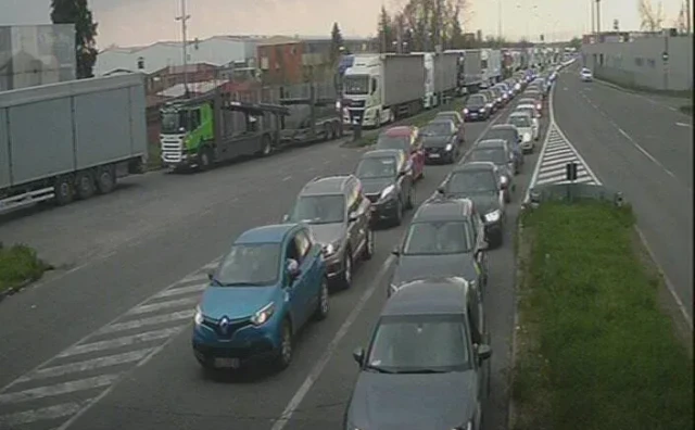 Velike gužve na granicama: višesatna čekanja na kraju blagdanskog vikenda