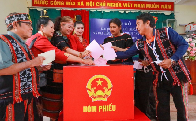 Vijetnamci biraju 500 zastupnika, 93% kandidata iz Komunističke partije