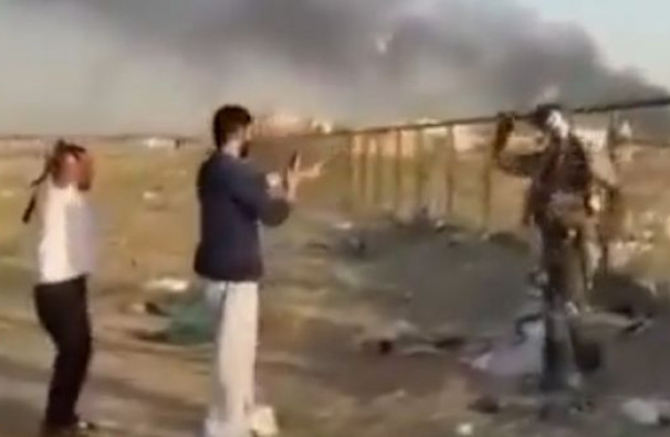 Američkog pilota skupina muškaraca napala oružjem, odustali kad su shvatili da nije Iranac