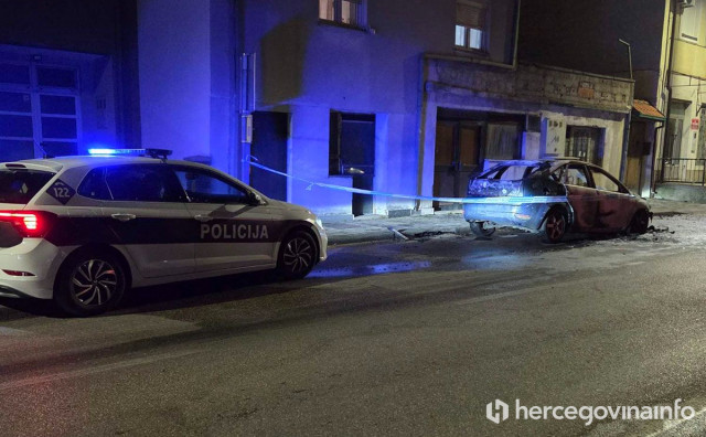 Izgorio automobil u Mostaru, intervenirali vatrogasci