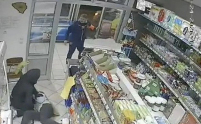 Pjevač Ćušić reagirao na prozivke: 'Dok vi sjedite i komentirate, volio bih vidjeti vas kako idete na metak'