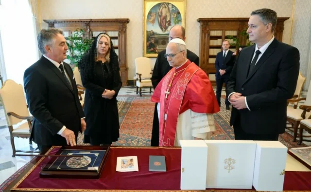 Komšić imao sastanak nasamo s papom? Različite verzije susreta Predsjedništva BiH u Vatikanu