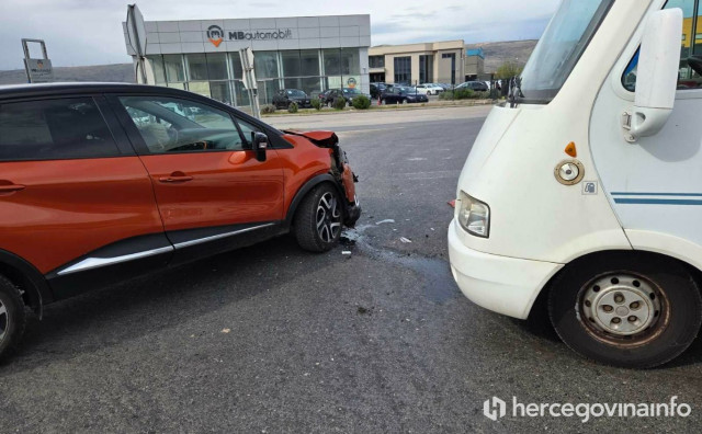 U sudaru Renaulta i kampera na Bišću polju ozlijeđena jedna osoba