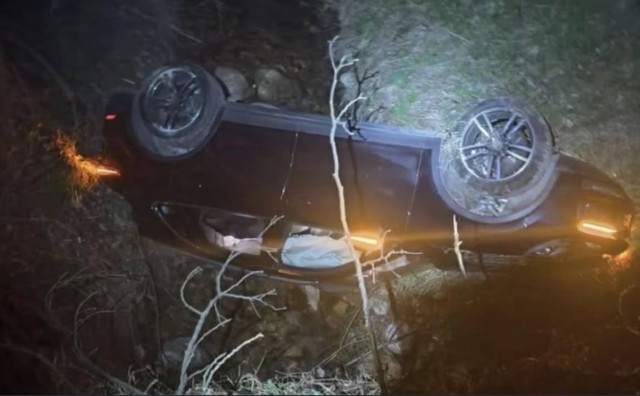Teška nesreća kod Bradine, automobil završio u provaliji