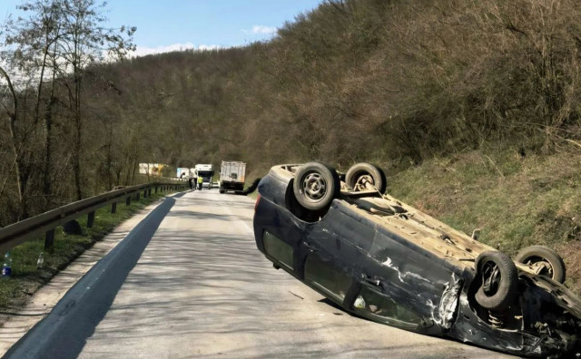 Kod Viteza se sudarili VW Polo i kamion kojim je upravljao vozač iz Posušja, dvije osobe ozlijeđene