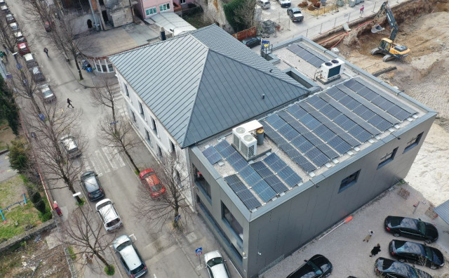 Solarna elektrana na zgradi Skupštine HNŽ-a puštena u rad, investicija oko 49 tisuća KM